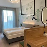 Hotel Bee Self-check-in-hotel 3*