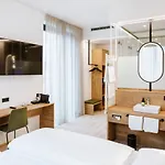 Hotel Bee Self-check-in-hotel 3*