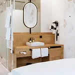 Bee Self-check-in-hotel Hotel Linec