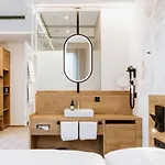 Bee Self-check-in-hotel 3* Linec