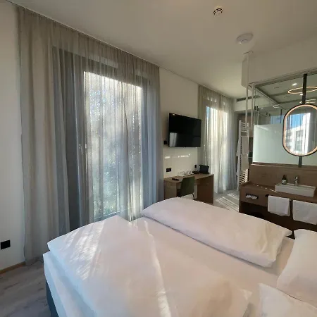 Bee Self-check-in-hotel