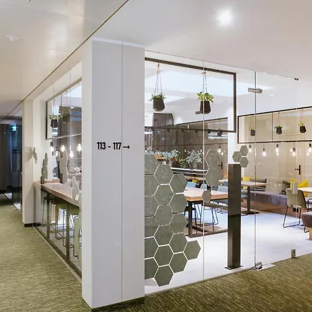 Bee Self-check-in-hotel 3* Linz