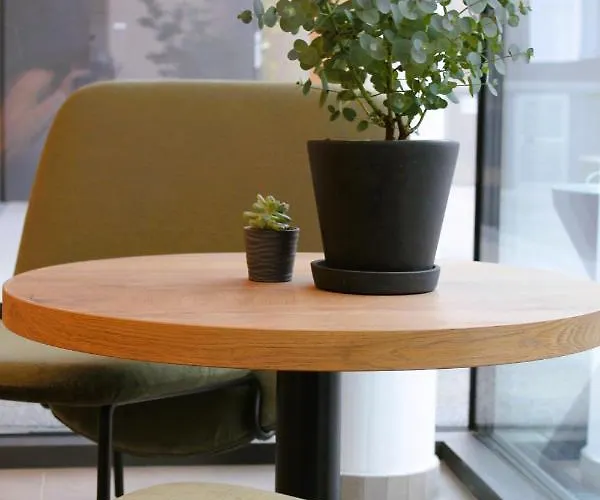 Hotell Bee Self-check-in-hotel 3*