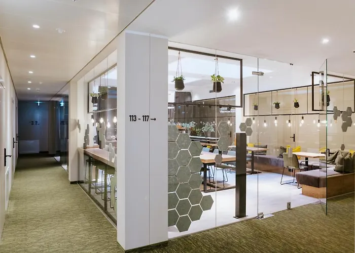 Bee Self-check-in-hotel 3* Linz