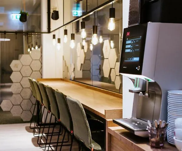 Bee Self-check-in-hotel Hotell