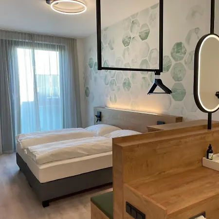 酒店 Bee Self-check-in-hotel 3*
