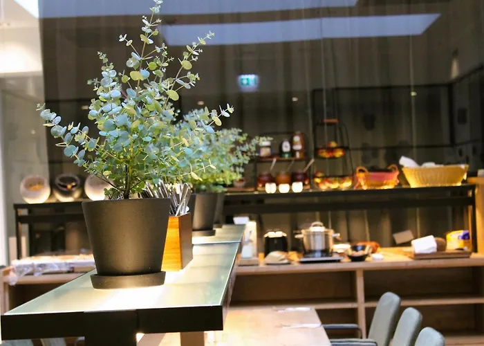 Bee Self-check-in-hotel 3*